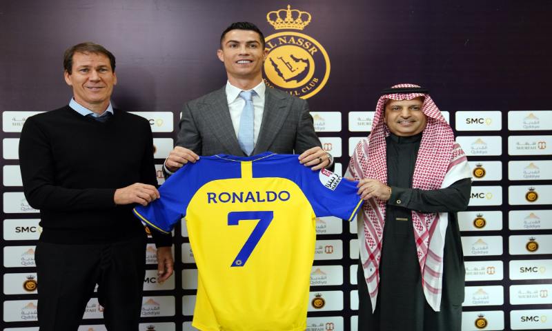 Siêu sao Cristiano Ronaldo Nha ký hợp đồng với Al-NassrSiêu sao Cristiano Ronaldo Nha ký hợp đồng với Al-Nassr
