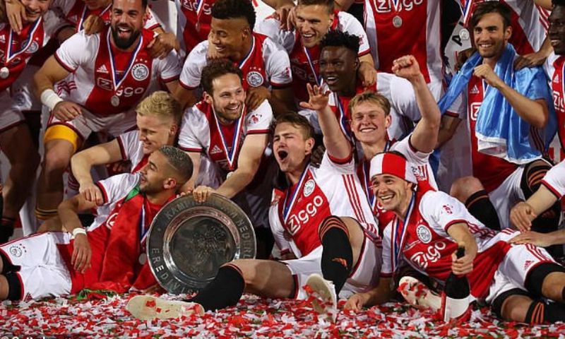 Ajax là đội bóng nổi bật trên lịch thi đấu europa league